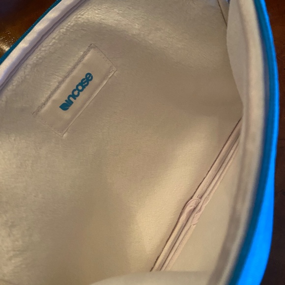 Incase neoprene device protector blue - Picture 7 of 7